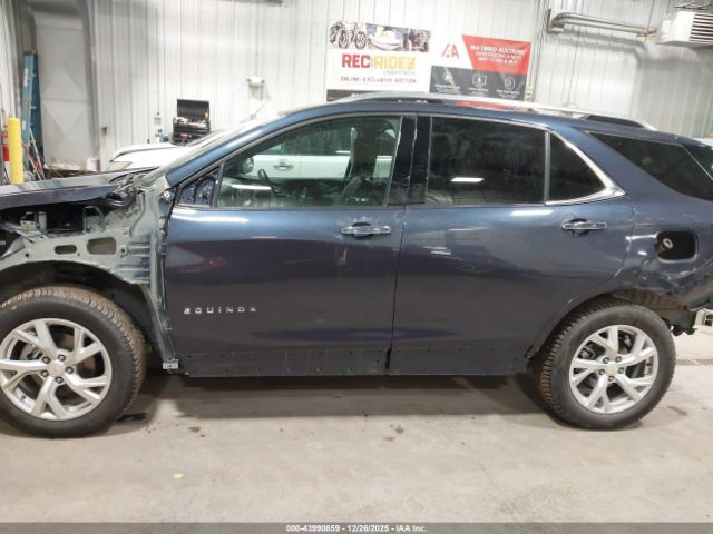 Chevrolet Equinox Premier Image 13