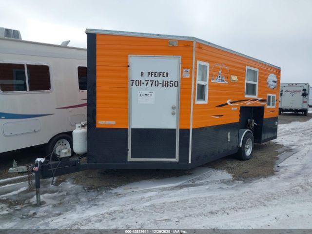 Ice Castle Fish House Image 5