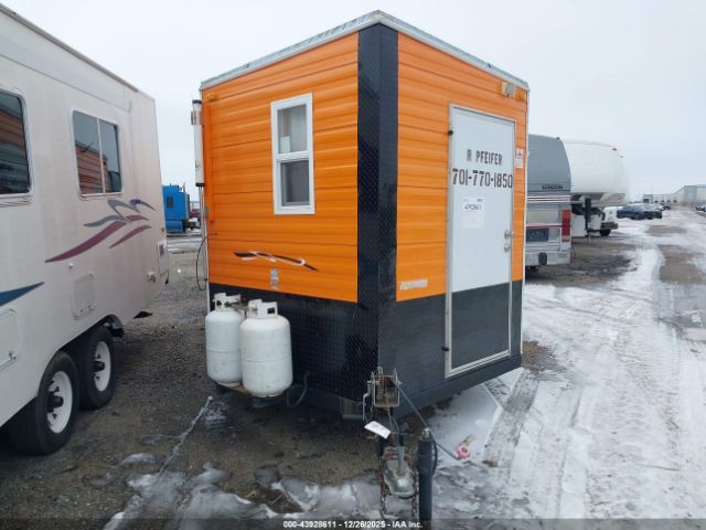 Ice Castle Fish House Image 8