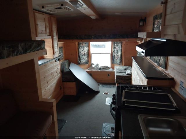 Ice Castle Fish House Image 6