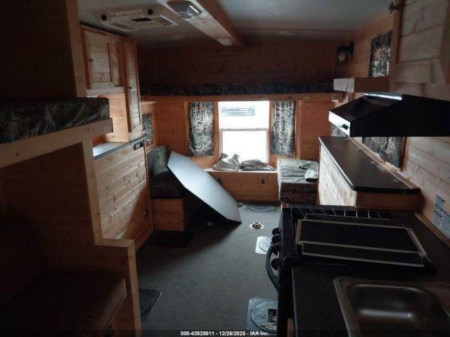 Ice Castle Fish House Image 6